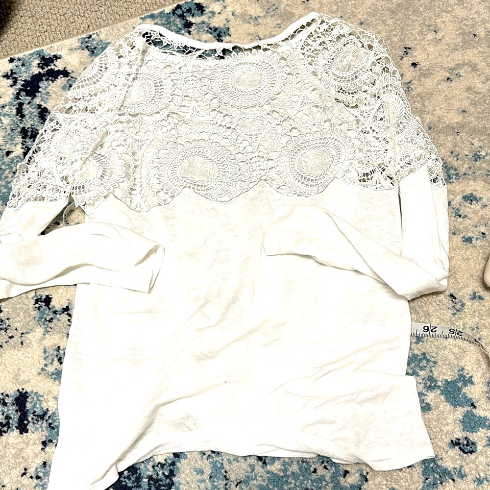 So Pretty! Lace/Linen Top - Picture 3 of 13